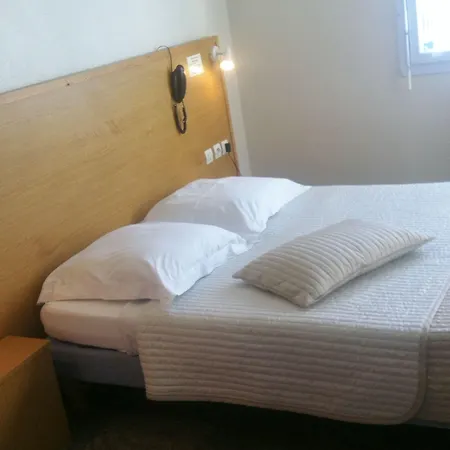 Le Lieu 2*